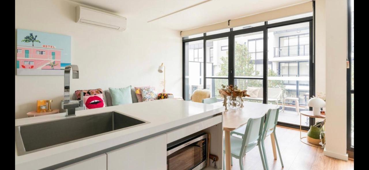 The Pas.Coe - A Stylish 1 Bedroom Unit With Free Parking. Melbourne Bagian luar foto