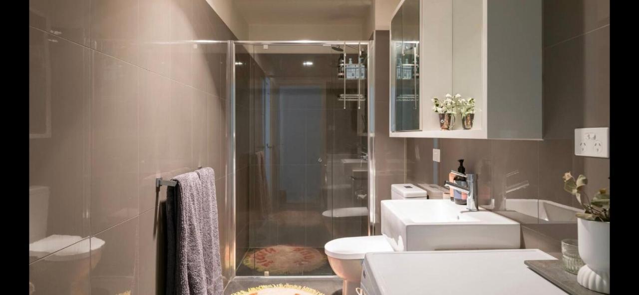 The Pas.Coe - A Stylish 1 Bedroom Unit With Free Parking. Melbourne Bagian luar foto