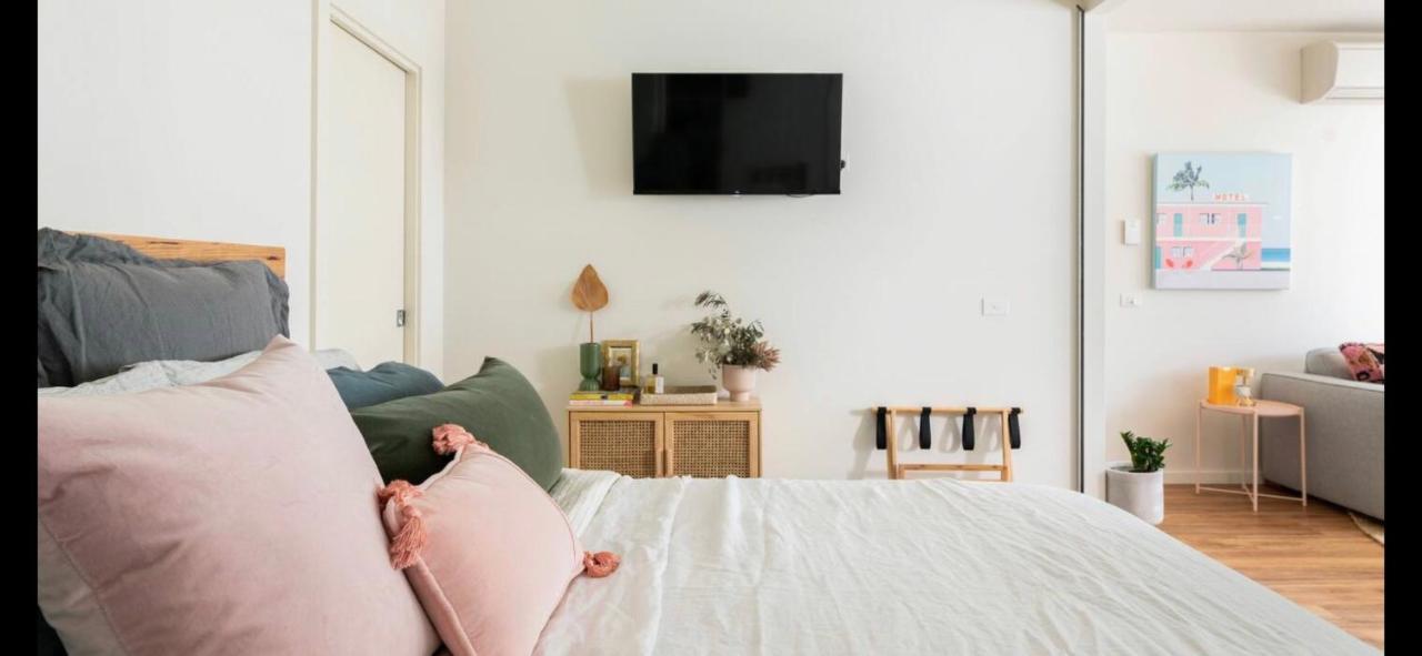 The Pas.Coe - A Stylish 1 Bedroom Unit With Free Parking. Melbourne Bagian luar foto